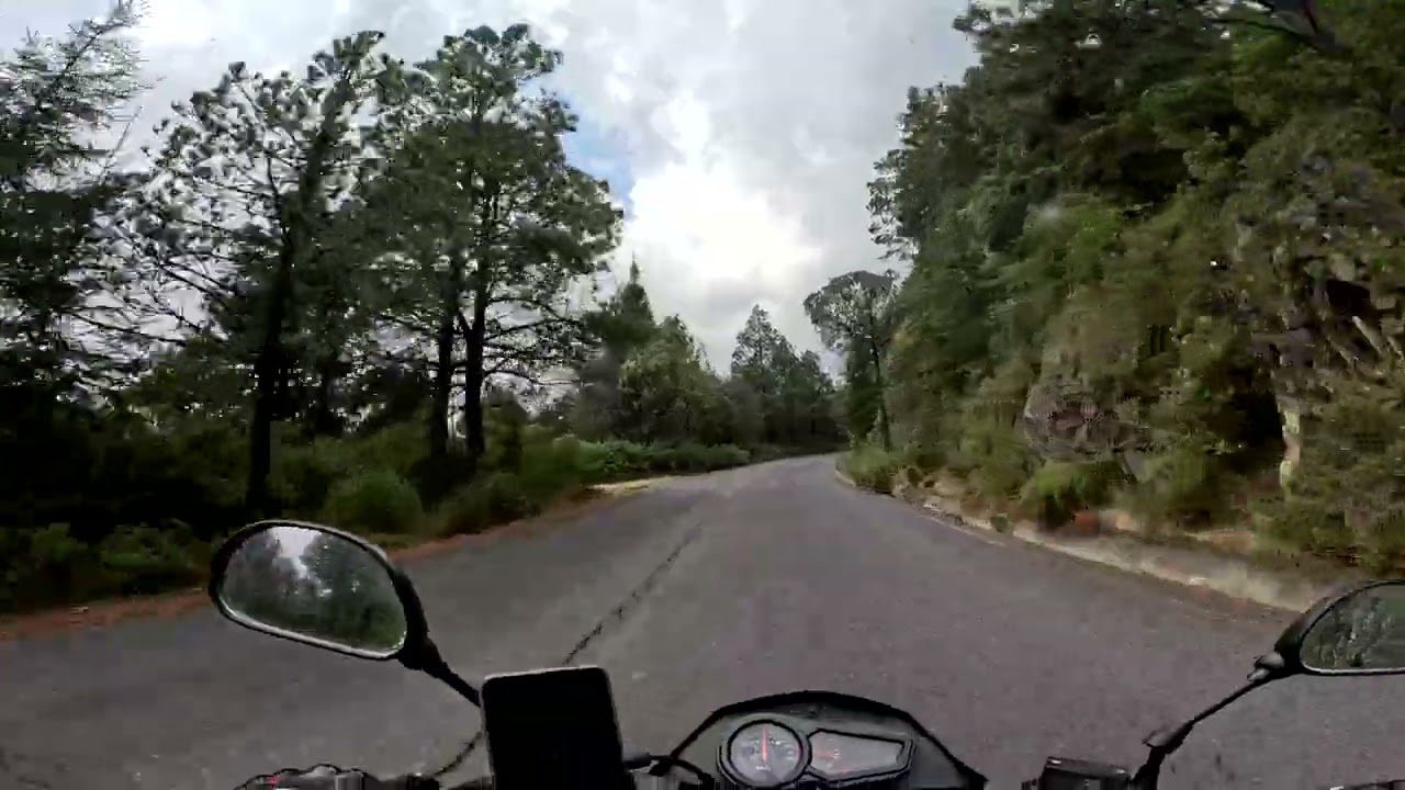 Explorando el Ajusco en mi ft200. Tomé la ruta a tres marías por terracería ( off road).