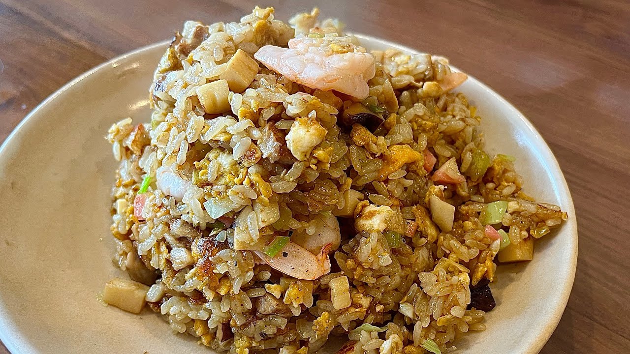 【悲報】ワイ妻のしもべ、炒飯が美味すぎて咽び泣く