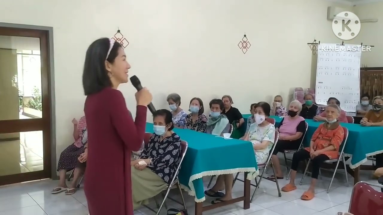 kunjungan ke panti werdha karya kasih