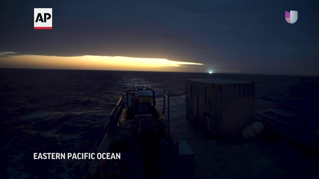 Sea of Lights: Tracking China's fishing fleet
