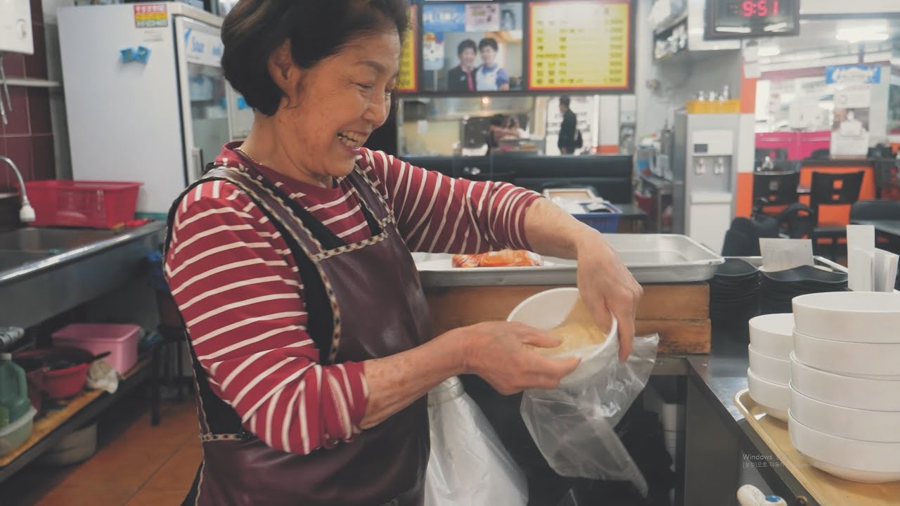 «Прошло уже 40 лет / Ресторан Tteokbokki, который уже известен в Университете Мёнджи!