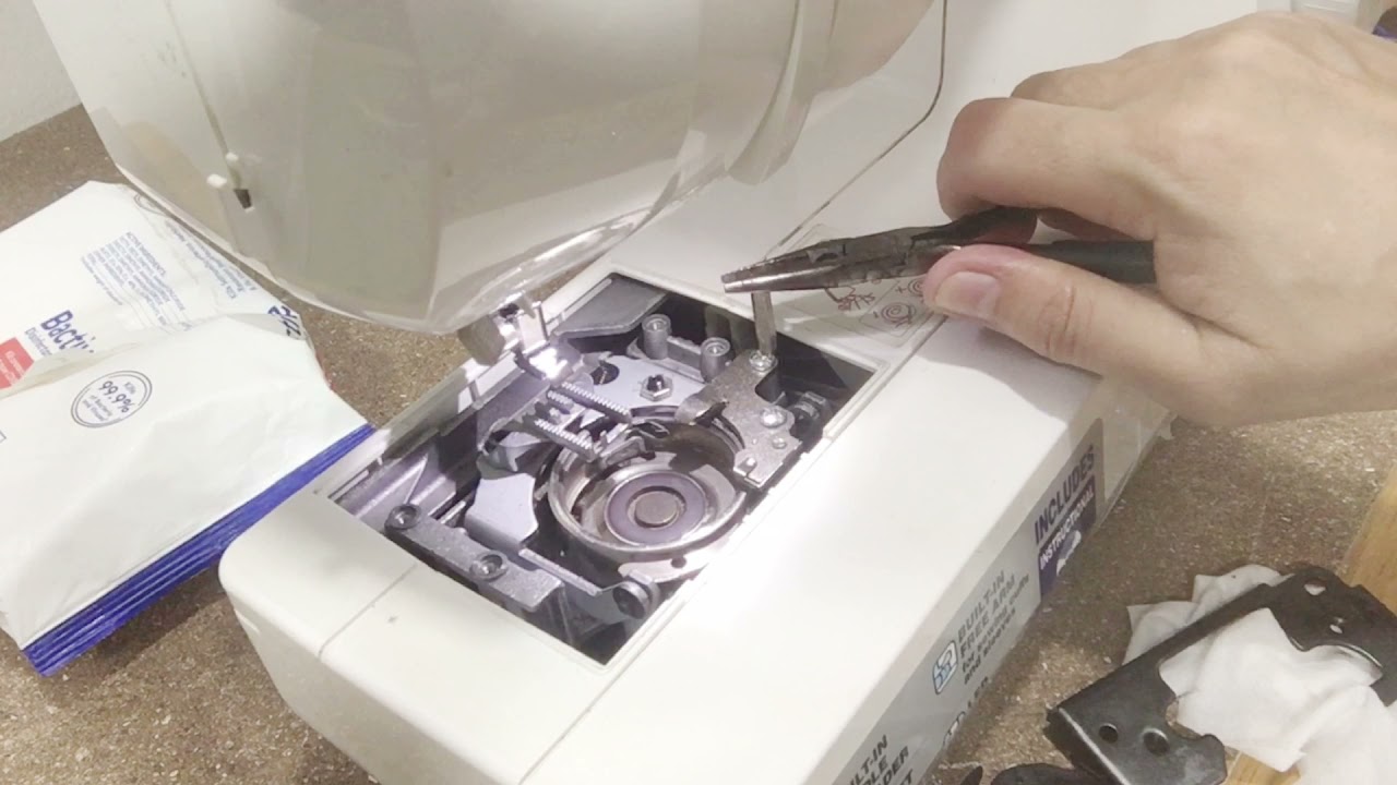 HOW TO CLEAN BROTHER GS2700 SEWING MACHINE (PAANO LINISIN ANG MAKINA NA BROTHER GS2700)