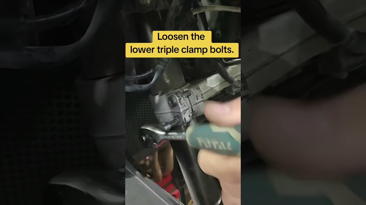 Front wheel not straight after a drop? Here a quick fix even if fork is bent! #motorcycle #motocross