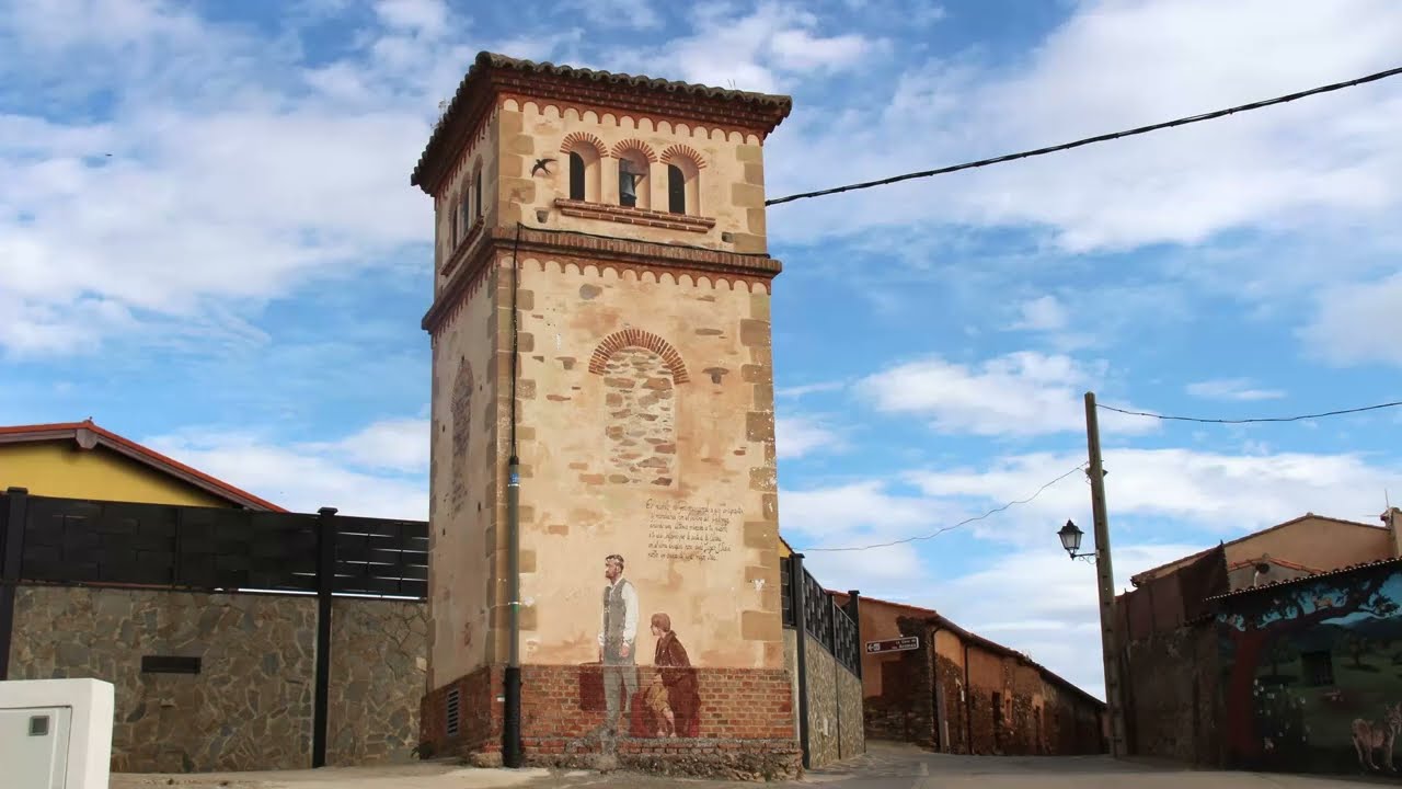Romangordo (Extremadura, Cáceres) 260 hab. Memoria pintada en el corazón del Tajo. Excelente ***