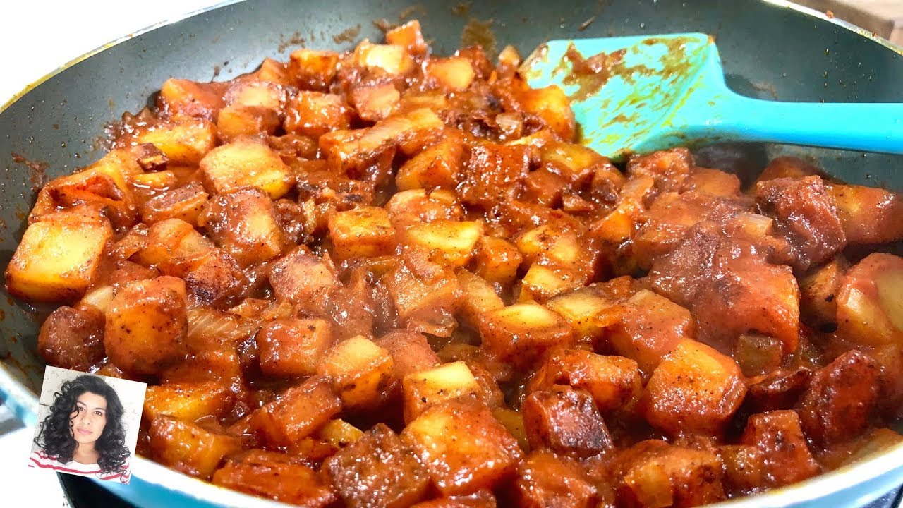 Papas Rojas | Potatoes in Tomato Sauce