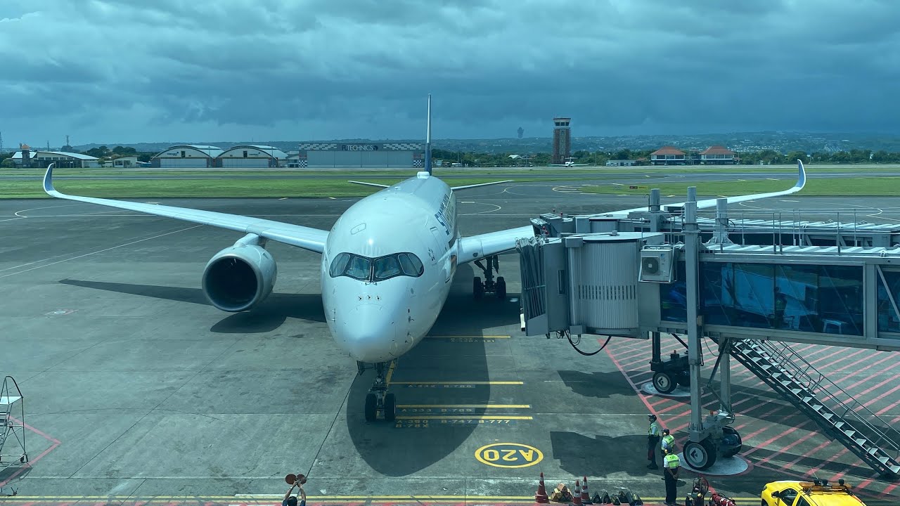 Singapore Airlines SQ937 Denpasar to Singapore 
