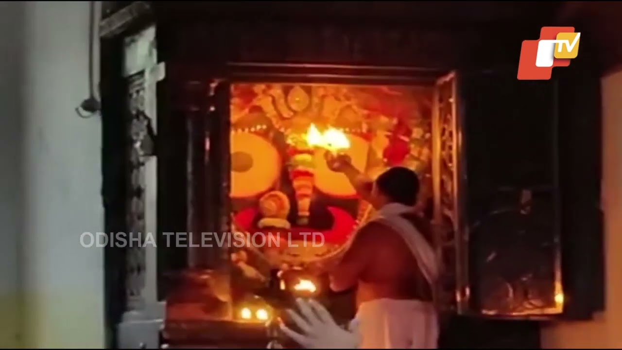 Watch- Morning 'alati' at Puri Jagannath temple