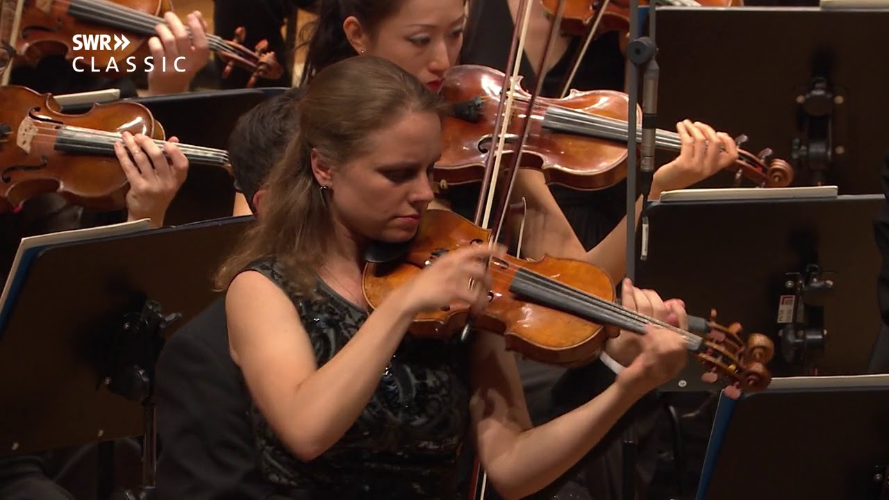 Julia Fischer plays Benjamin Britten: Violinkonzert d-Moll op. 15