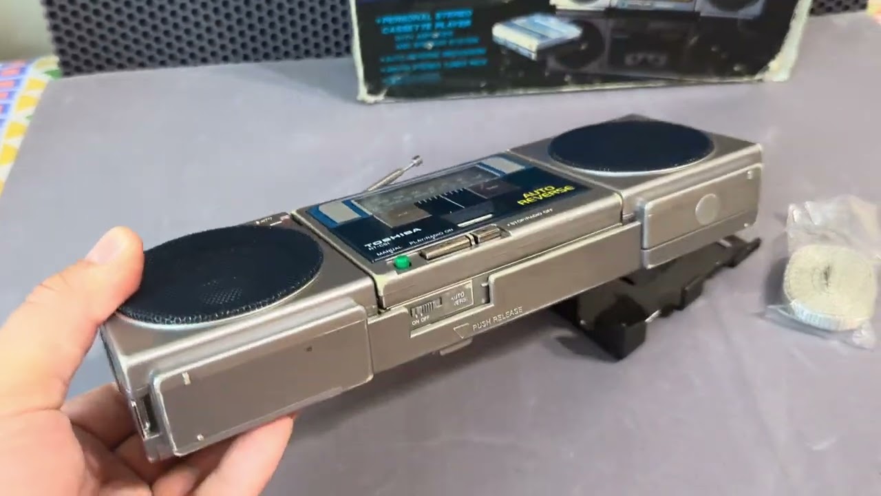 TOSHIBA RT-CS1 Stereo Radio Cassette Player