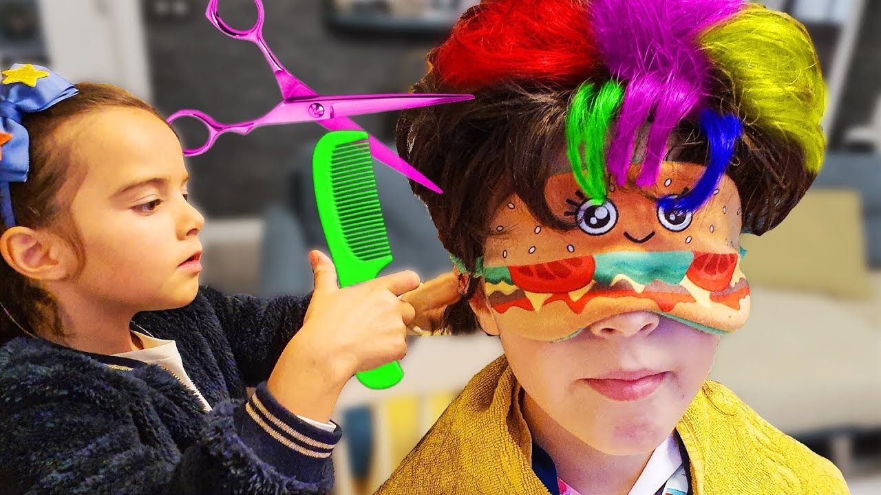 HAIR STYLING PRANK -  AMANTINE PRETEND TO PLAY HAIR DRESSER- COURT METRAGE DEMO JOUETS