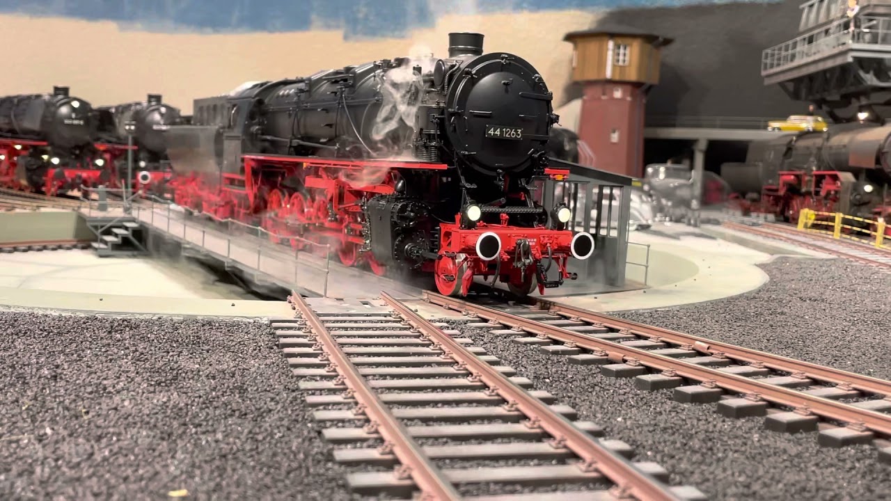 Spur1 Indoor Januar 2022 BR 44 1263 auf Probefahrt Teil 1
