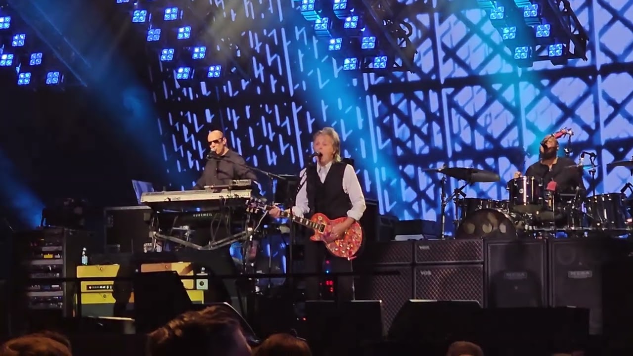 Let Me Roll It      Paul McCartney  Sydney Show                    27th October 2023