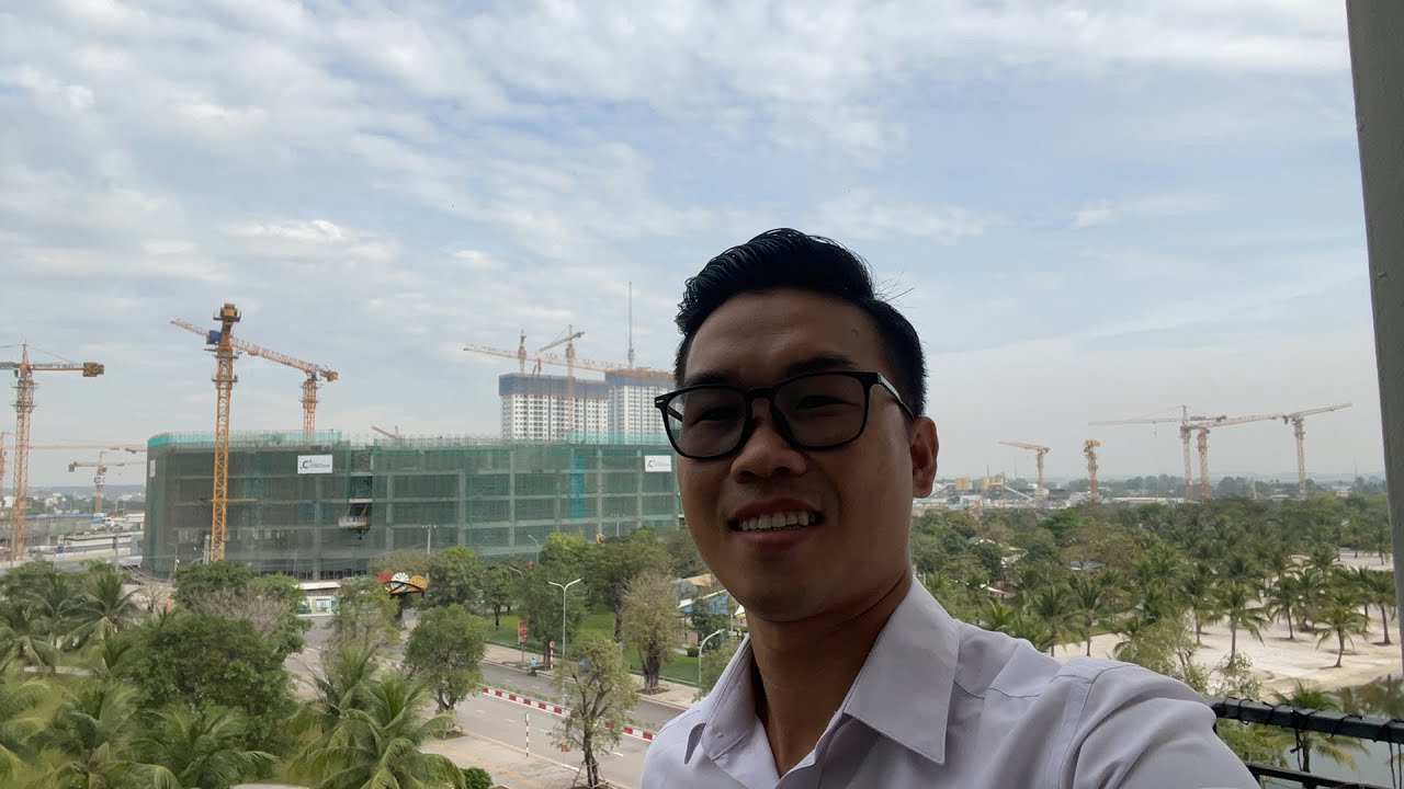 Cafe s&aacute;ng đầu năm tại Vinhomes Grand Park | Đỗ Ho&agrave;ng Sinh
