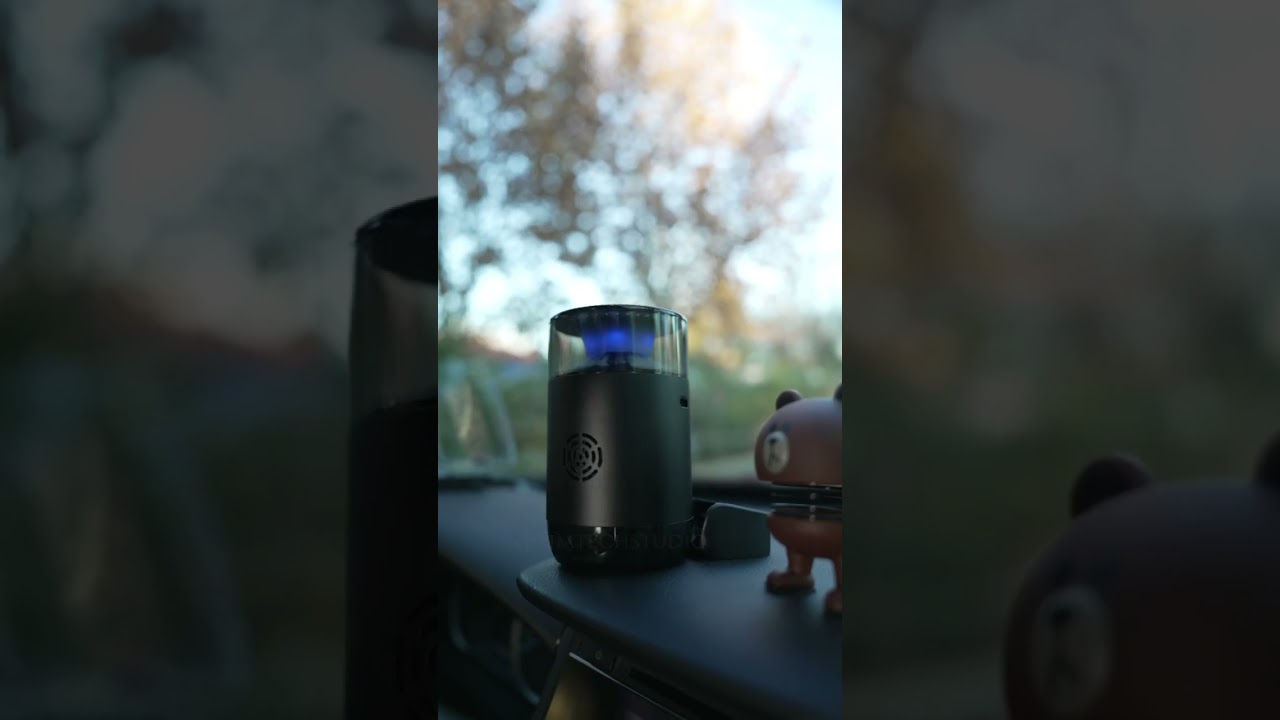 This is a good-looking and user-friendly smart car air freshener! #cardiffuser #diffuser #airdiffuse
