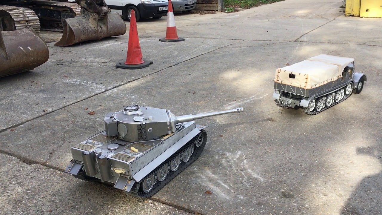 1:6 scale Armortek Famo towing a Tiger 1