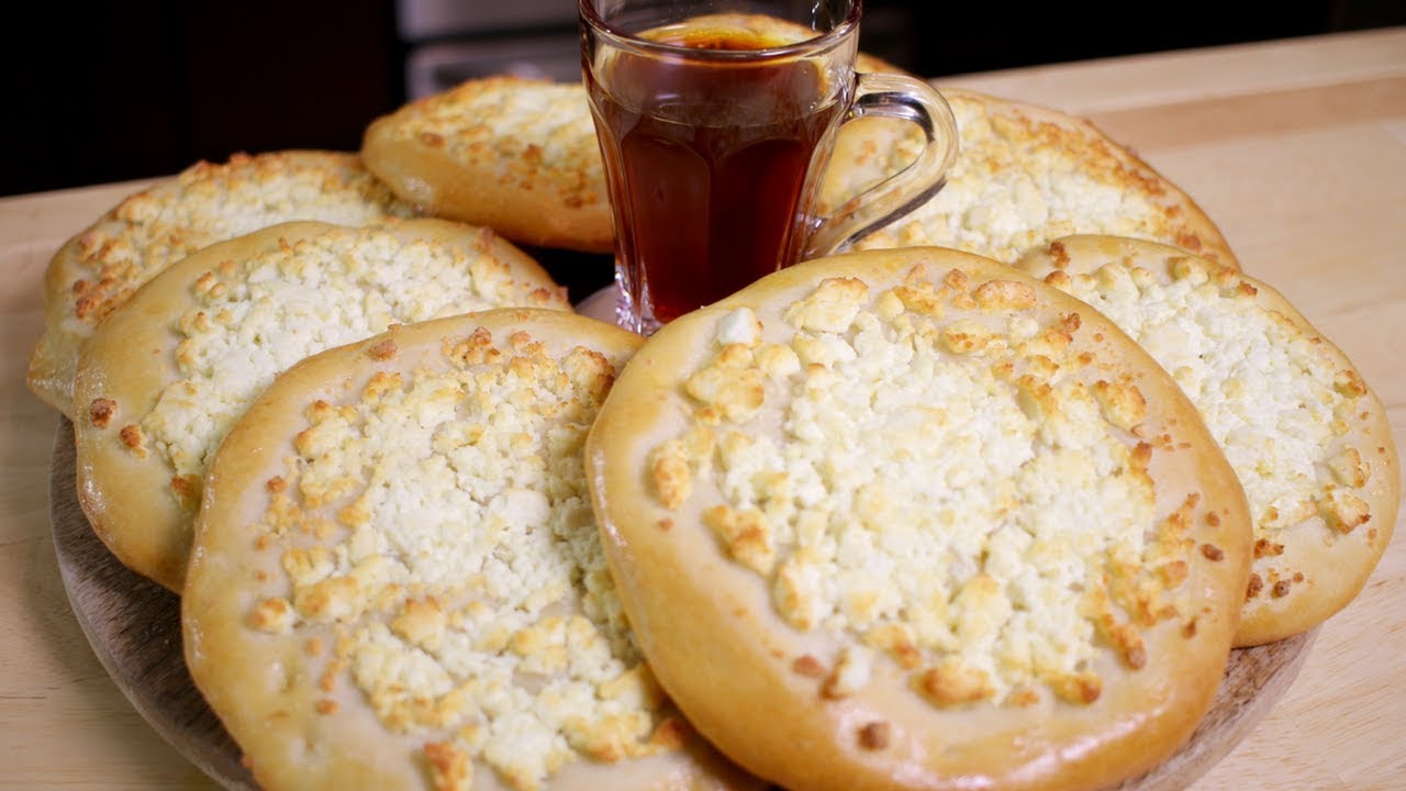 How to make Takhratha't Gupta / Cheese Flat Bread (Assyrian Food)