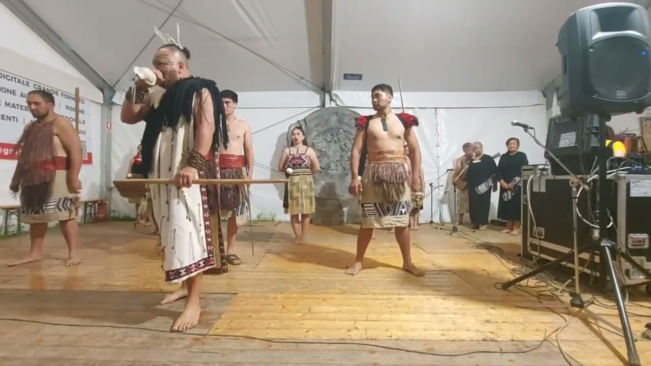 la pianeta del spirito     جولة في معرض الثقافات من جميع أنحاء العالم في إيطاليا