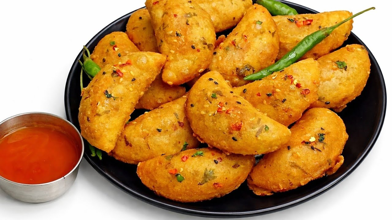 केवल 2 कच्चे आलू से नया गरमा गरम कुरकुरा नाश्ता जो भी खाए खाता ही जाए | Crispy kacche aalu ka nashta