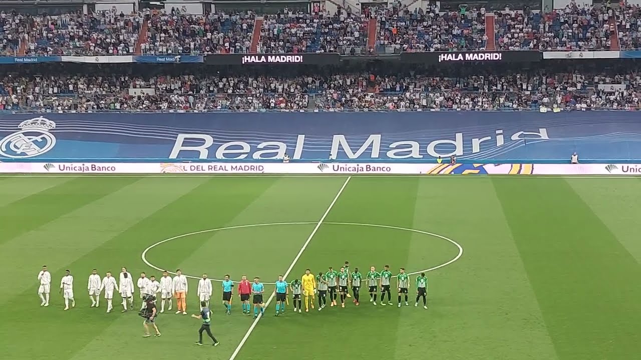 Real Madrid - Betis: pasillos a los campeones (temporada 2021-22)