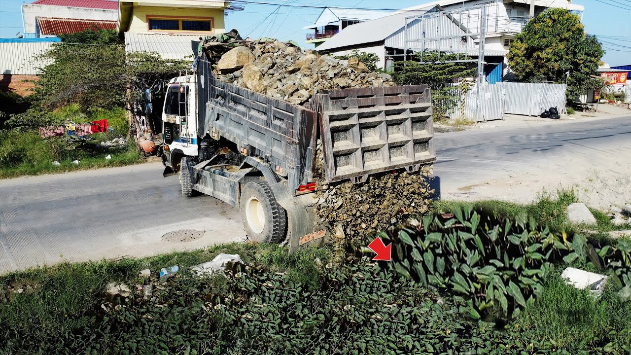 Start New Landfill Project! Use Dozer D30p Pushes Stones into Dirty Flood Zone with Truck 5T Dumping