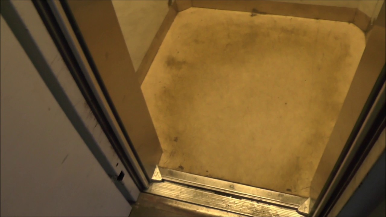 2x ASEA Traction elevators @ Drivhjulsvägen 32, Stockholm, Sweden!