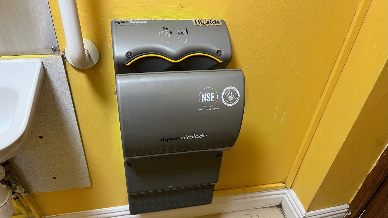 Dyson Airblade AB03 Hand Dryer at Oasis Cafe, Scarborough 🚻🚼♿️