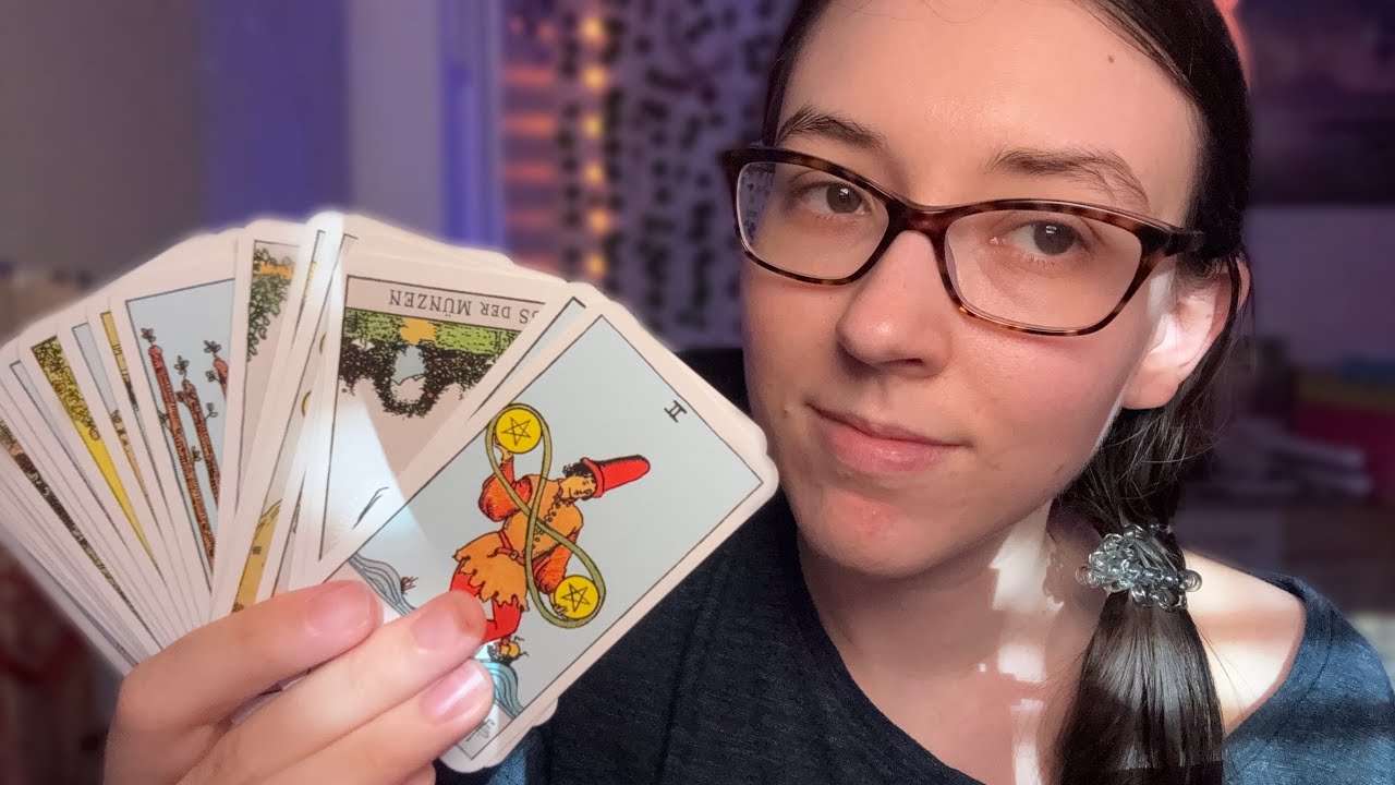 Asmr Unseriöse Wahrsagerin schaut in deine (romantische) Zukunft 🔮