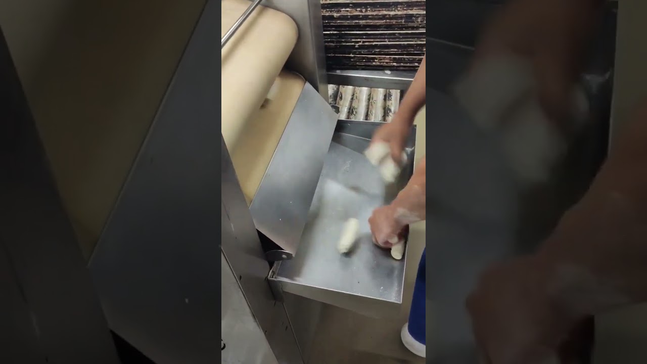 saindo o p&atilde;o de cada dia #manuten&ccedil;&atilde;o #industrial #panifica&ccedil;&atilde;o #curitiba #modeladora #p&atilde;o #bakery #br