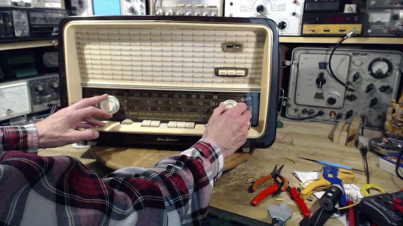 German Greatz Polka Tube Radio Video#6 - Motorboating Solved