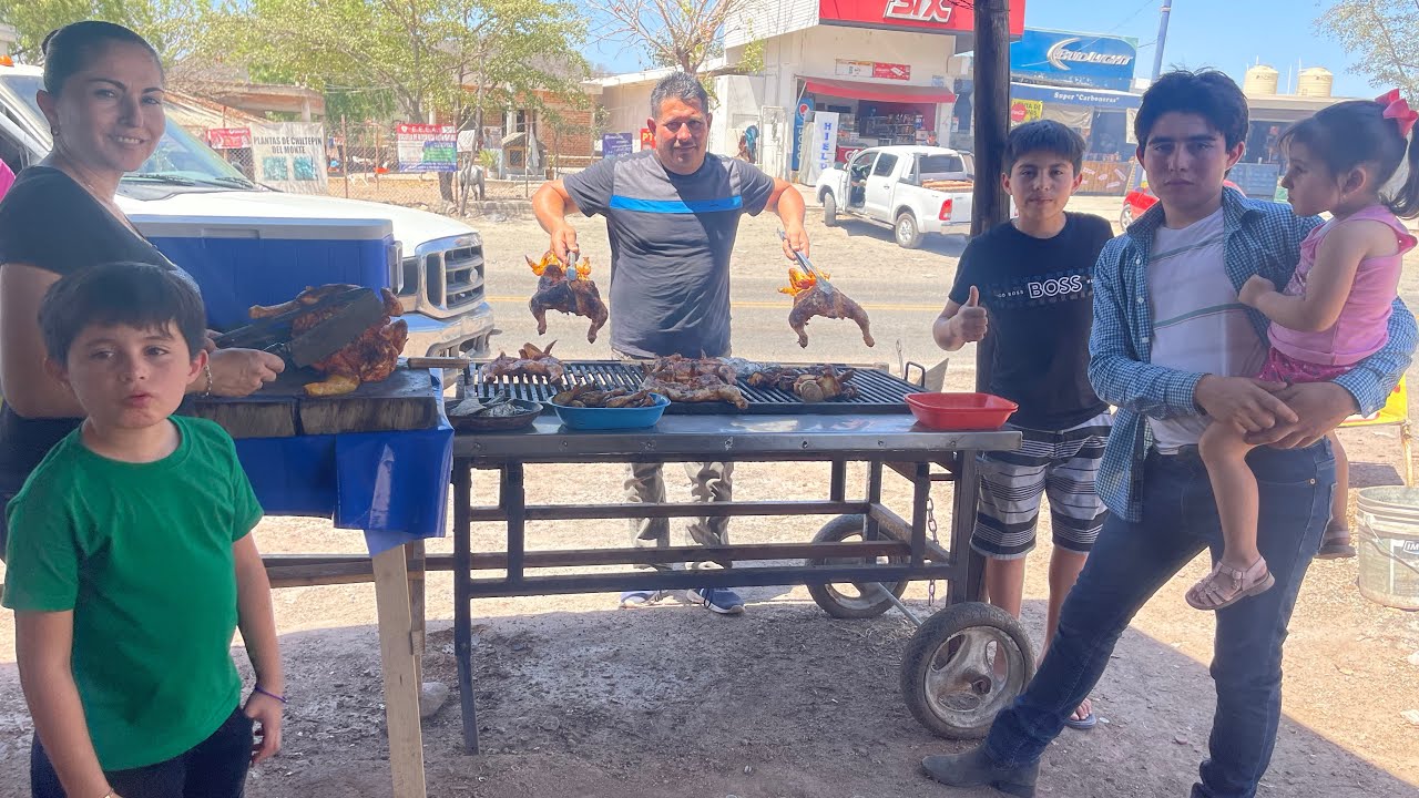 PREPARANDO Y VENDIENDO POLLOS Y CARNE ASADA AL ESTILO SINALOA