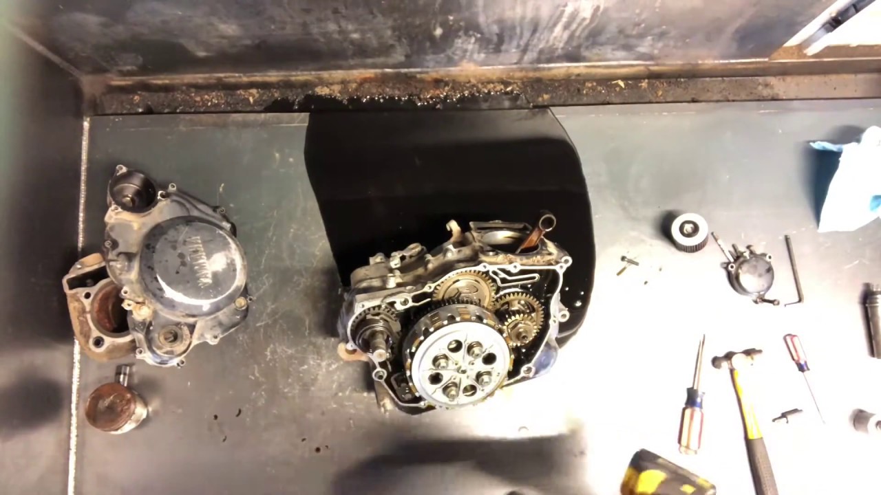 How TO - Yamaha XT250 Drive Clutch Basket Friction Hub + Kickstarter Start Gear Removal