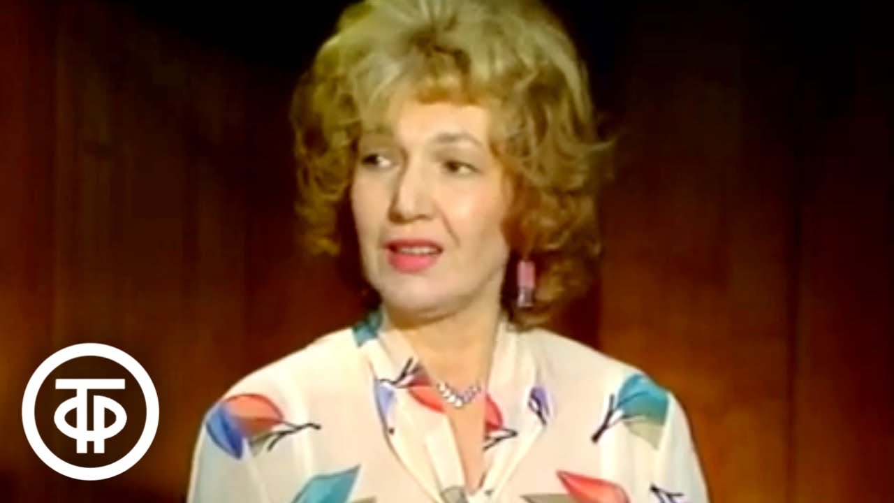 Актрисы Татьяна Ленникова и Дина Солдатова поют романс 