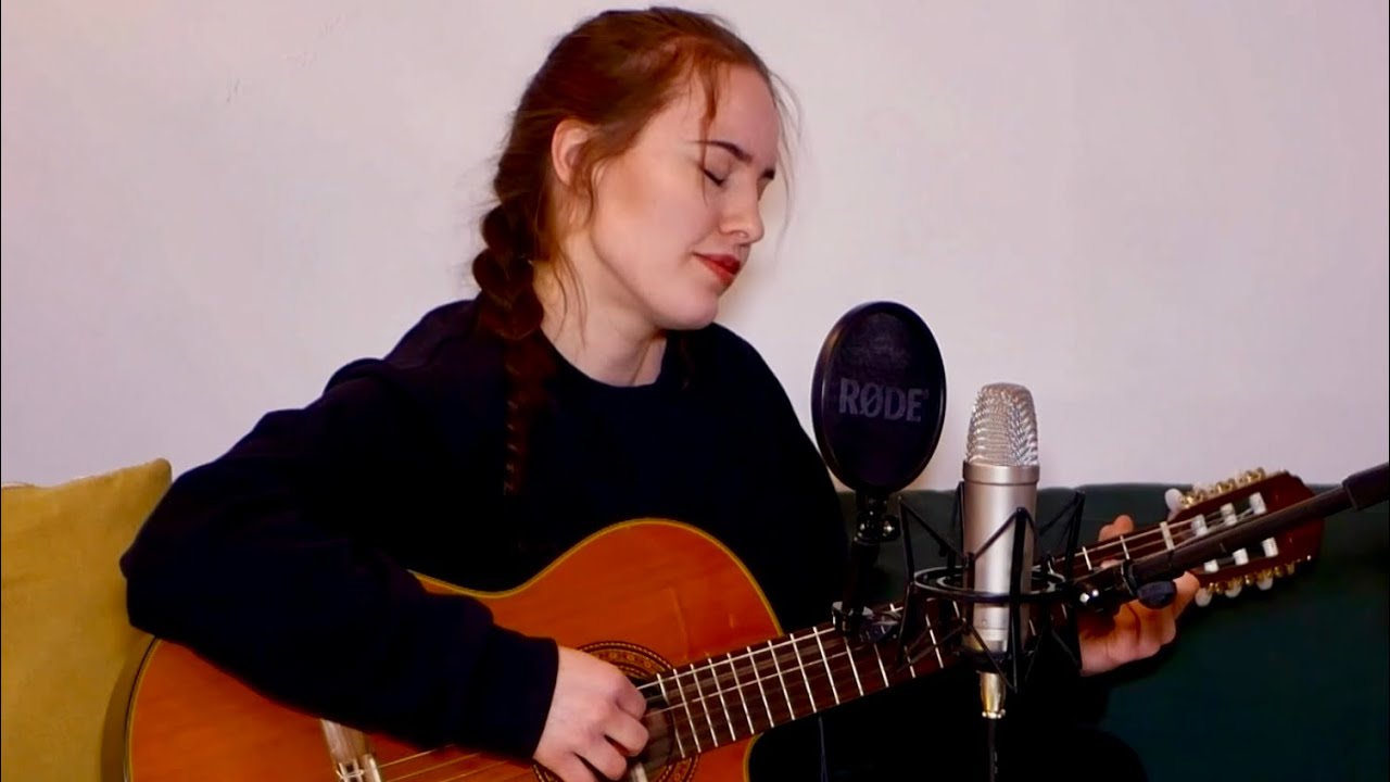 Tavaszi sz&eacute;l vizet &aacute;raszt - Hungarian folk song (cover by Chiara Kilchling)