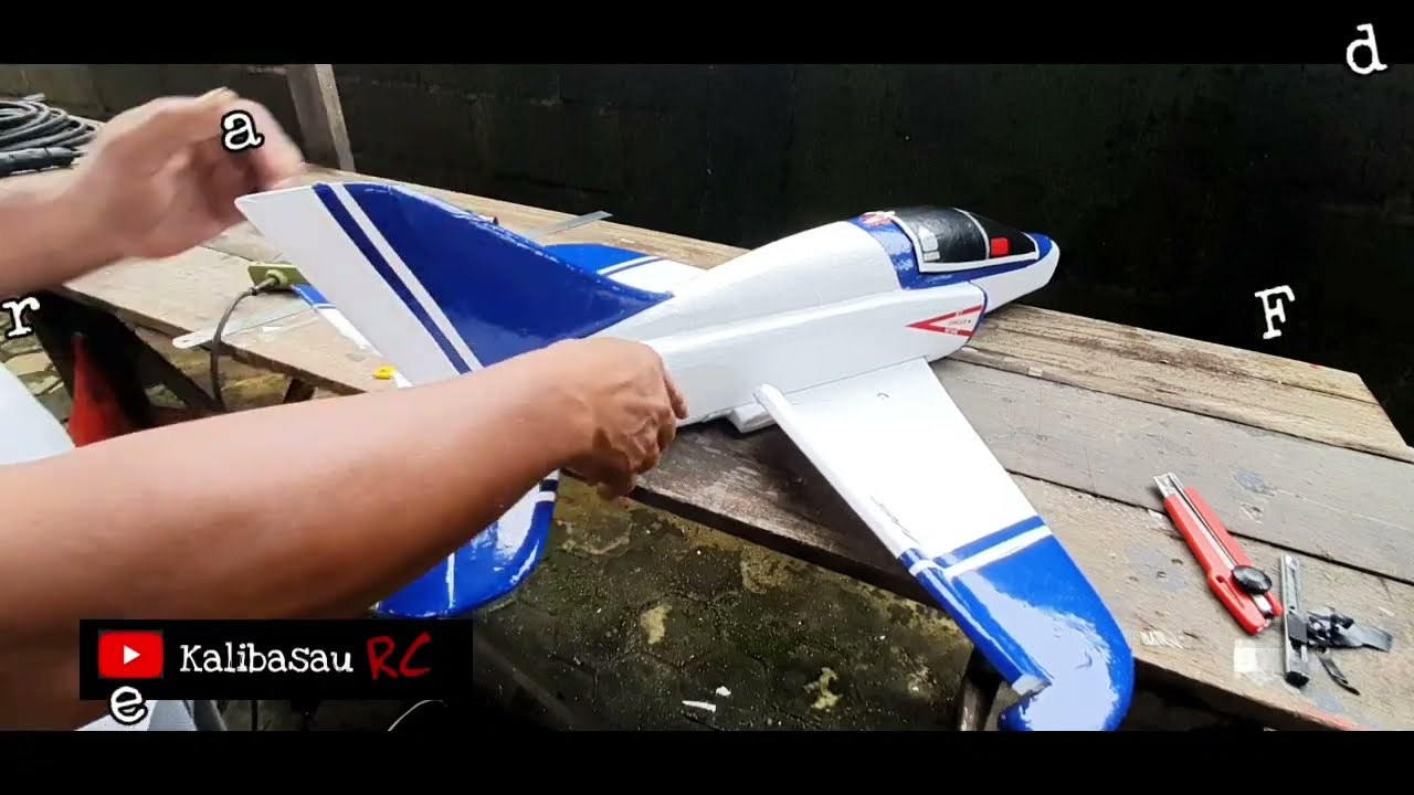 |SUPER BANDIT || A Simple Way To Make A Rc Plane Out Of Cork|