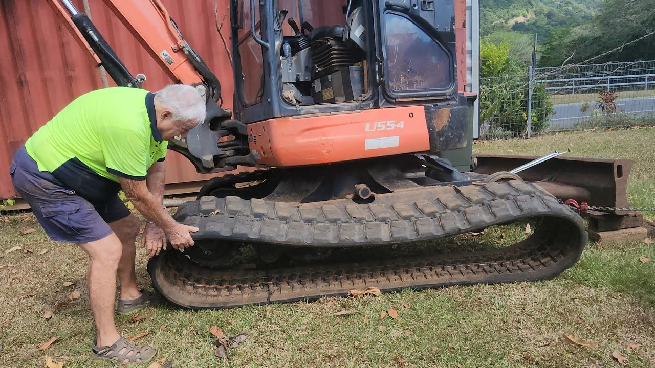 How to remove excavator tracks kubota U55-4