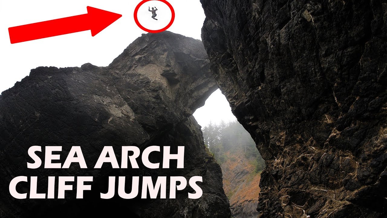 SEA ARCH CLIFF JUMPS! Exploring Oregon's Coast Pt2