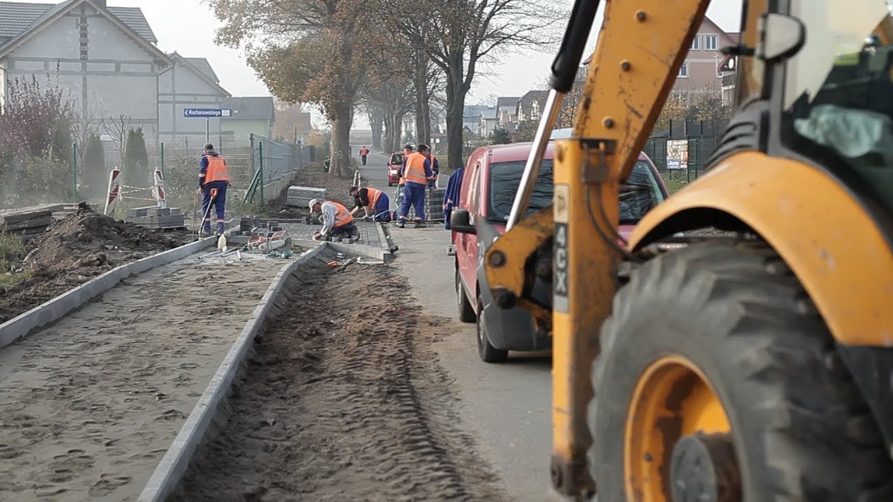 Nowy chodnik i oświetlenie przy Drodze Chłapowskiej - ciąg dalszy inwestycji