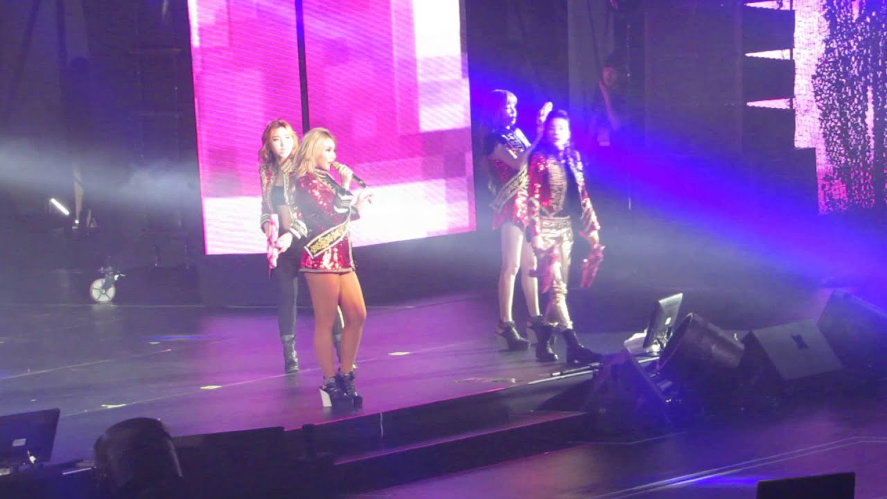 2NE1 AON in Guangzhou Clap your hand + MINZY showtime