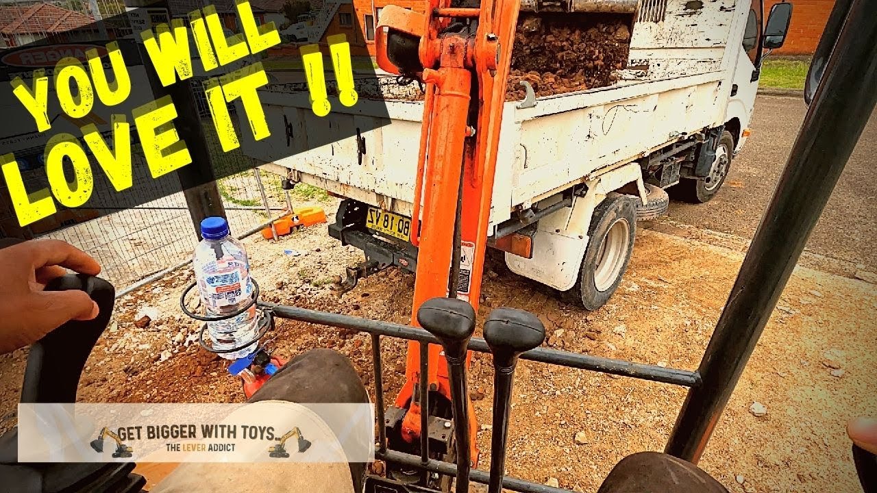 Excavator Loading Truck | Kubota U 17-3 Mini digger