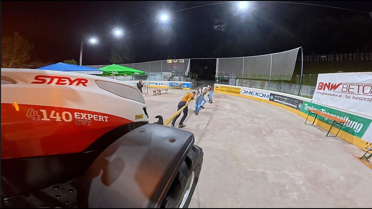 Volle Kraft voraus beim &bdquo;Traktorzoichn&ldquo; in Huben