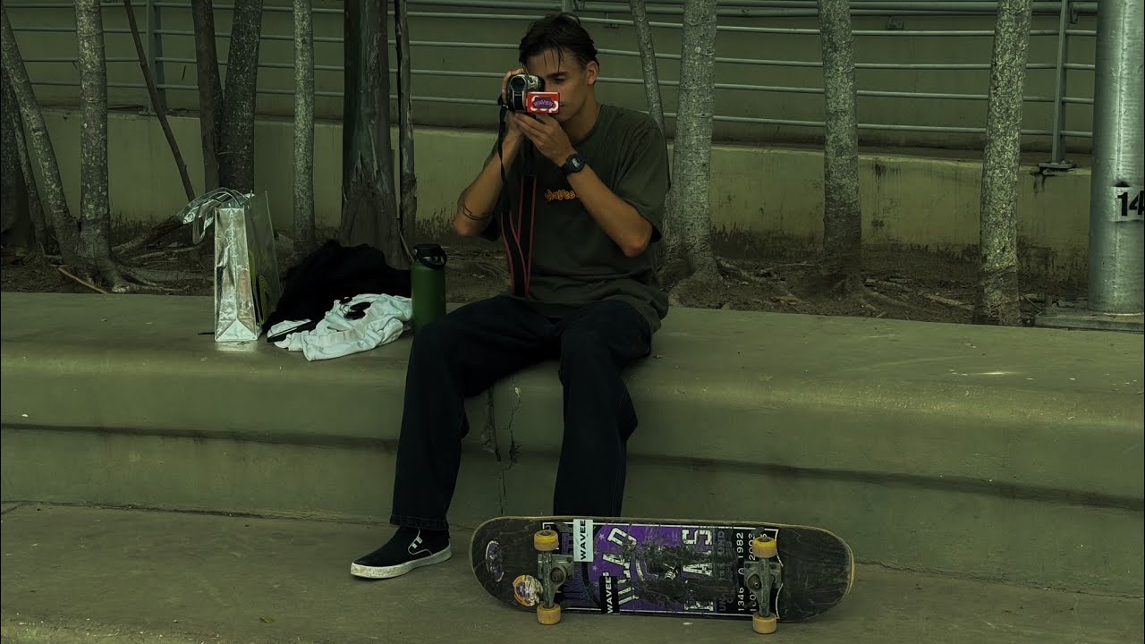DESENTERRANDO O SKATE || Waveedayzz
