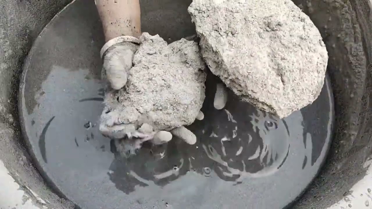 Asmr - dusty 🌪️ charcoalashes chunks Crumbling in water 💦💦