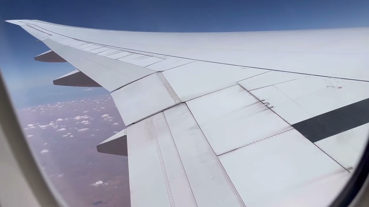 Emirates Boeing 777-300ER || DXB-LUN