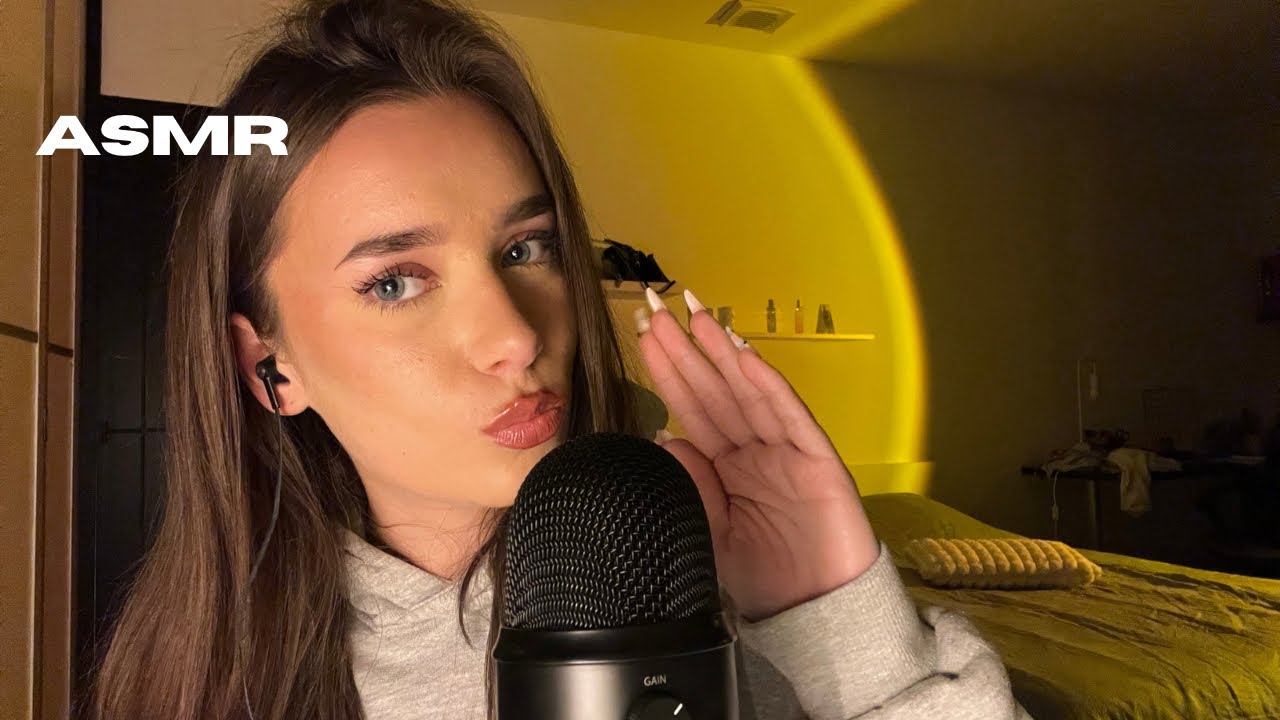 ASMR- Chuchotements proche du micro 😴