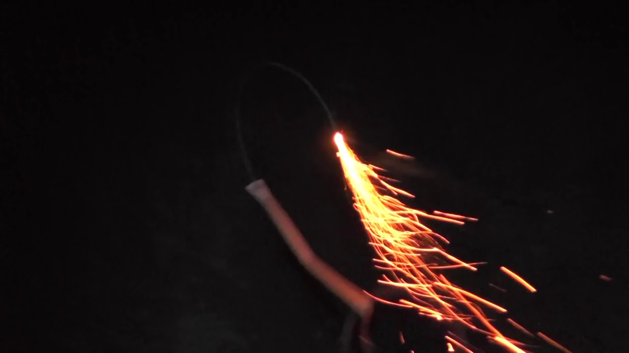 REUPLOAD Selfmade Shells  3  Alu Streamer w Strobe & Goldk&auml;fer Willow w Crackling Full CadPat Pyro