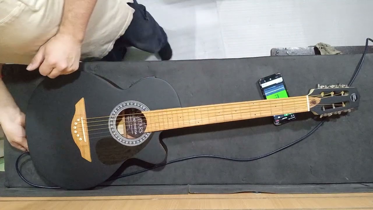 Guitarra Eléctroacustica 'Arbey Guitars' Folck Caja pequeña pino, grandino ,cedro alma 114841