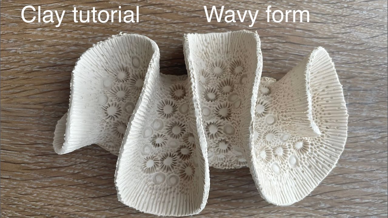 Clay tutorial: Pinching a wavy form out of clay.