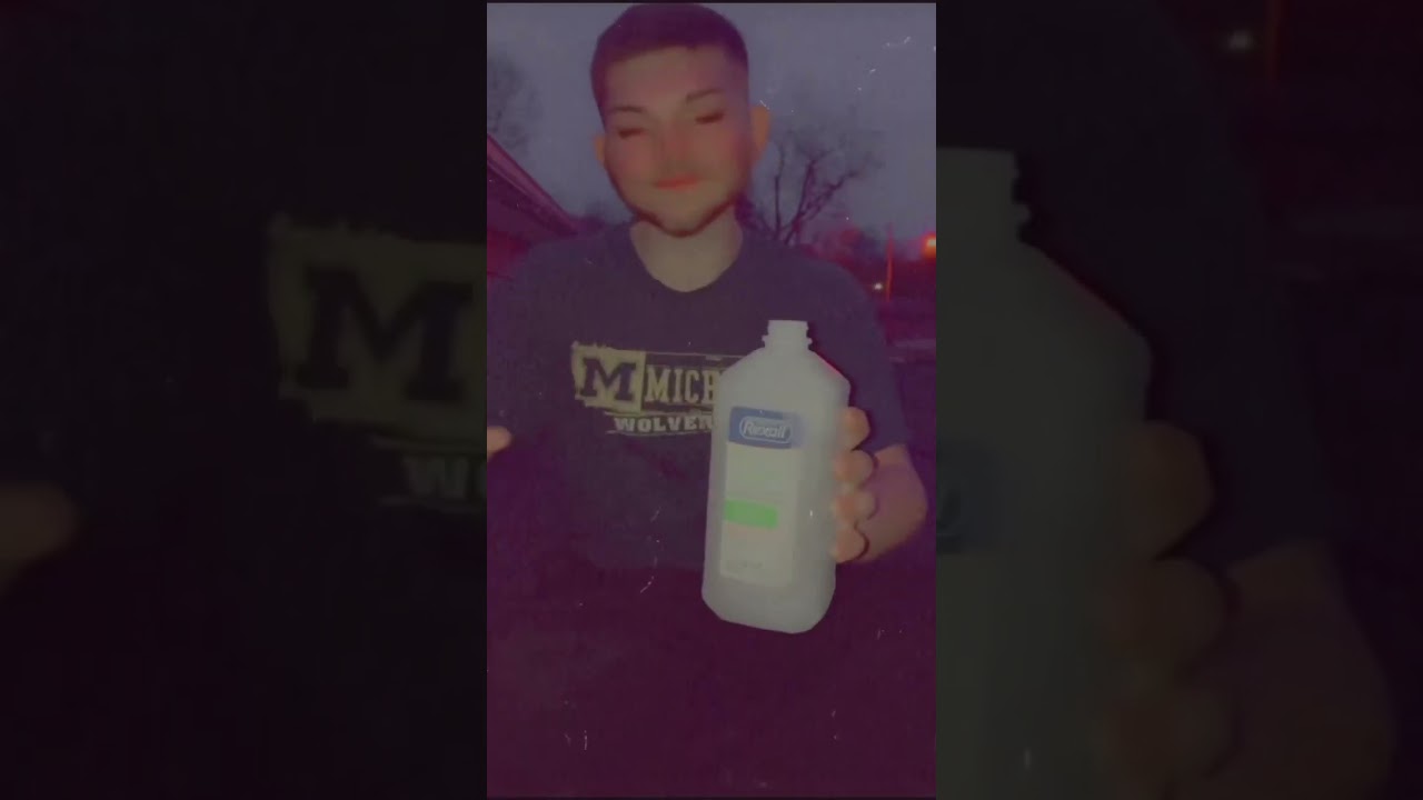 HOW TO:  Clean A Bong W/ WizardsOfHerb #tutorial #viral #like #subscribe