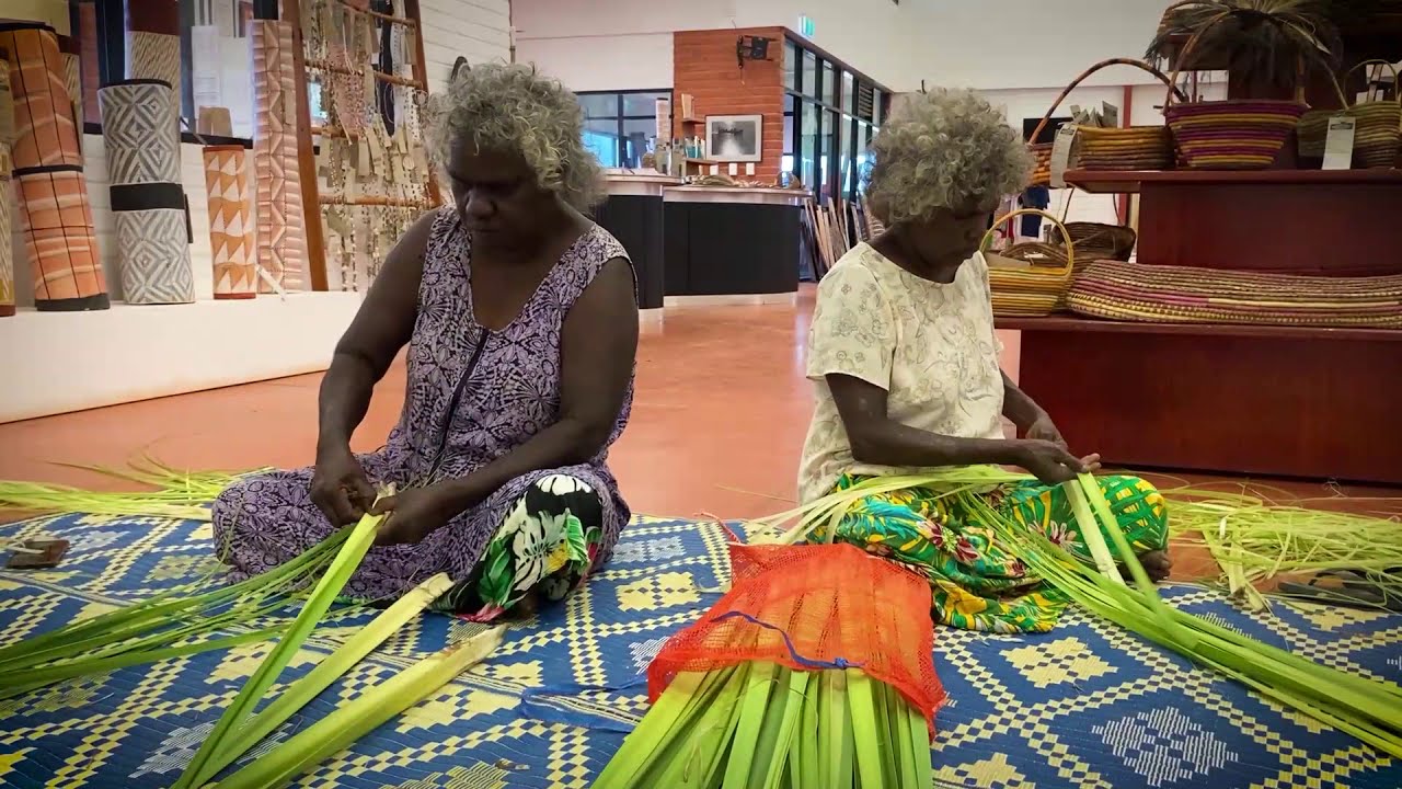 Gun-menama (Pandanus): Gamanyjan Doreen Jinggarrabarra and Gochan Freda Wayartja