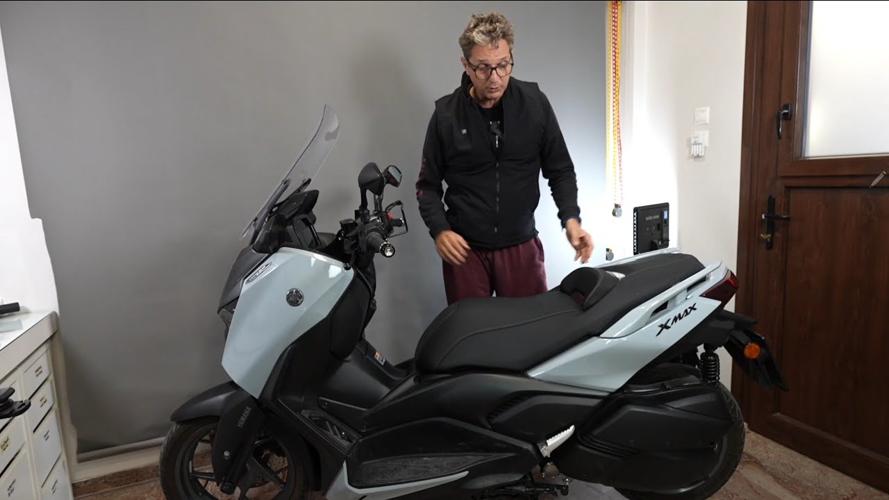 Обзор 8.000 км - YAMAHA XMAX 300 TECH MAX 2025 года -